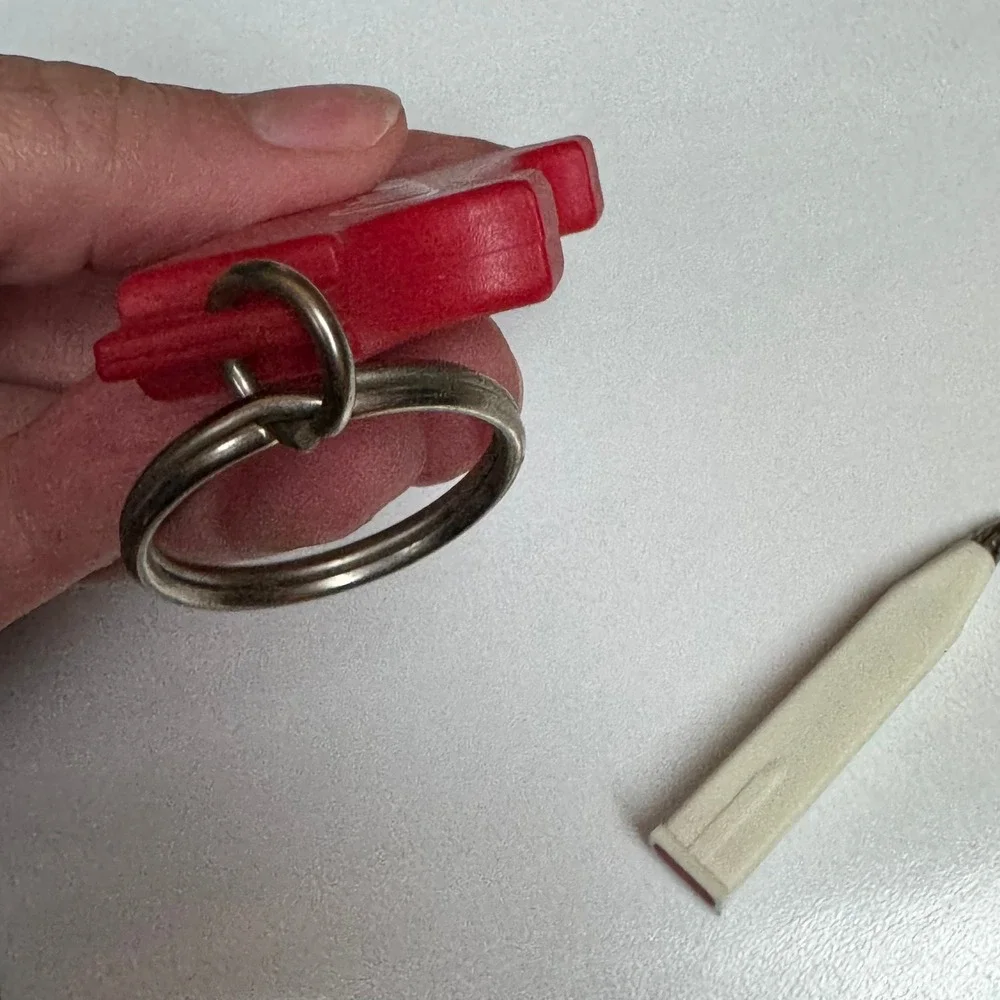 Coca Cola Number 1 One Keychain  Hidden‎ Mini Pen Does not Work Key Ring Fob